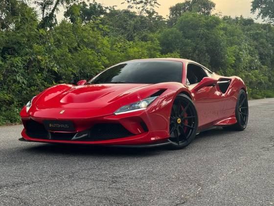 Carro 3.9 V8 TURBO GASOLINA F1-DCT