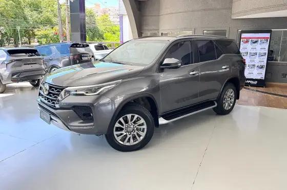 Carro 2.8 D-4D TURBO DIESEL SRX 7L 4X4 AUTOMÁTICO