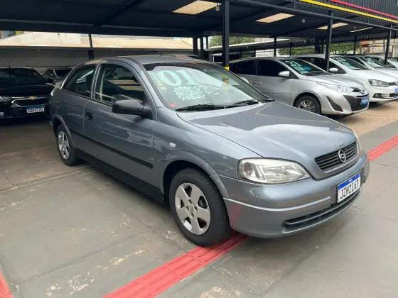 Carro 1.8 MPFI GL 8V GASOLINA 2P MANUAL