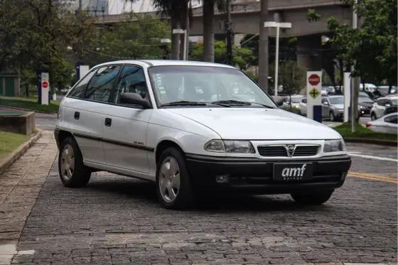 Carro 2.0 MPFI GLS 8V GASOLINA 4P MANUAL