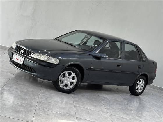 Carro 2.0 MPFI GLS 8V GASOLINA 4P MANUAL