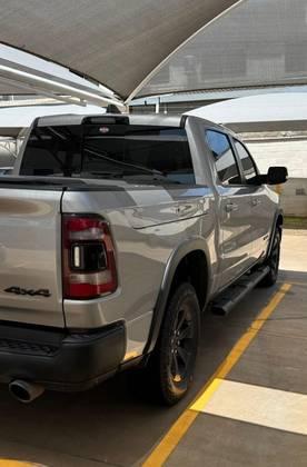 Carro 5.7 V8 GASOLINA REBEL CD 4X4 AUTOMÁTICO