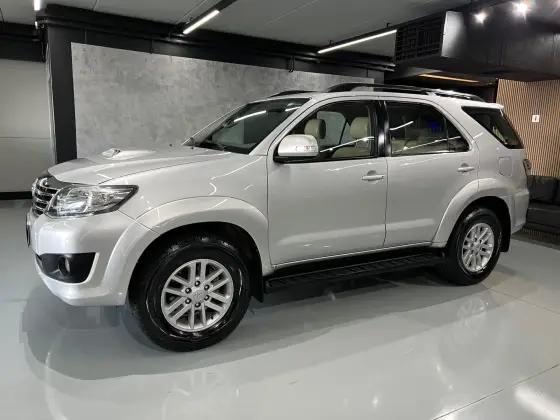 Carro 3.0 SRV 4X4 7 LUGARES 16V TURBO INTERCOOLER DIESEL 4P AUTOMÁTICO