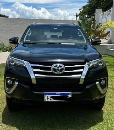 Carro 2.8 SRX 4X4 7 LUGARES 16V TURBO INTERCOOLER DIESEL 4P AUTOMÁTICO
