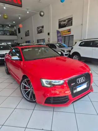 Carro 4.2 FSI COUPÉ V8 32V GASOLINA 2P S-TRONIC