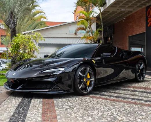 Carro 4.0 V8 TURBO PHEV STRADALE F1-DCT