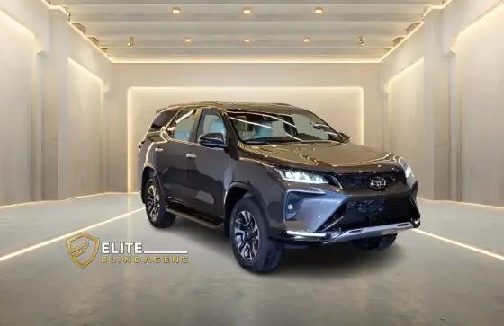 Carro 2.8 D-4D TURBO DIESEL SRX PLATINUM 7L 4X4 AUTOMÁTICO