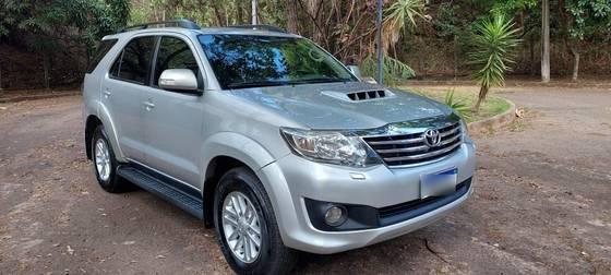 Carro 3.0 SRV 4X4 7 LUGARES 16V TURBO INTERCOOLER DIESEL 4P AUTOMÁTICO