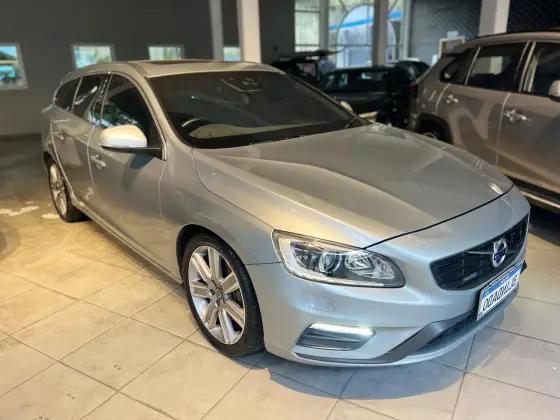 Carro 3.0 T6 R DESIGN 24V TURBO GASOLINA 4P AUTOMATIZADO