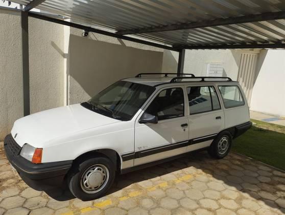 Carro 2.0 EFI GLS 8V ÁLCOOL 4P MANUAL