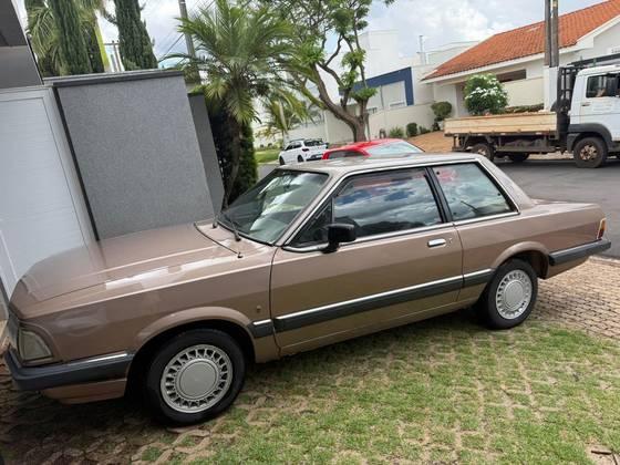 Carro 1.8 GHIA 8V GASOLINA 2P MANUAL