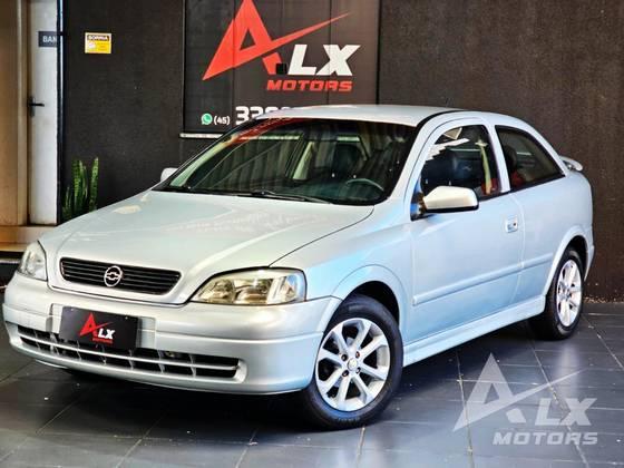 Carro 1.8 MPFI GL 8V GASOLINA 2P MANUAL