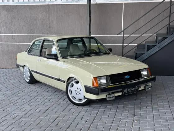 Carro 1.6 SL 8V ÁLCOOL 2P MANUAL