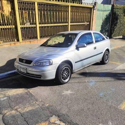 Carro 1.8 MPFI GL 8V GASOLINA 2P MANUAL