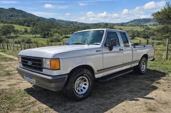 Carro 3.9 SUPER SÉRIE CS GASOLINA 2P MANUAL