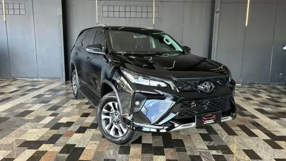 Carro 2.8 D-4D TURBO DIESEL SRX PLATINUM 7L 4X4 AUTOMÁTICO