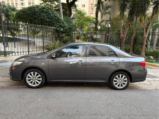 Carro 2.0 ALTIS 16V FLEX 4P AUTOMÁTICO