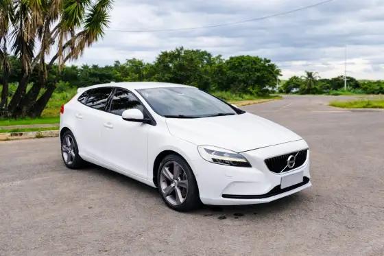 Carro 2.0 T4 MOMENTUM GASOLINA 4P AUTOMÁTICO