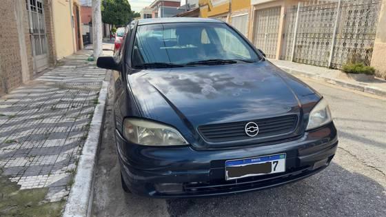 Carro 1.8 MPFI GL 8V GASOLINA 2P MANUAL