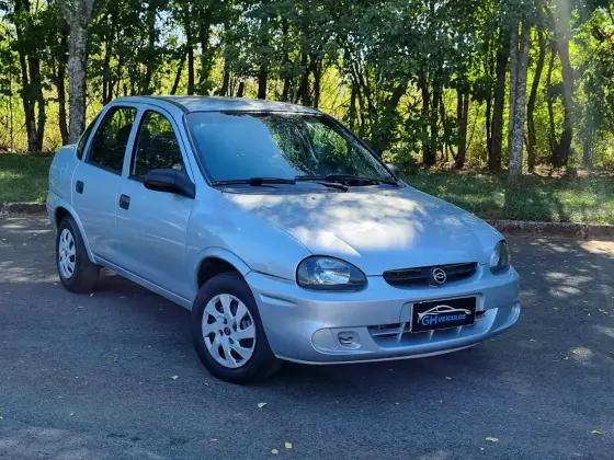 Carro 1.0 MPFI CLASSIC SEDAN LIFE 8V FLEX 4P MANUAL