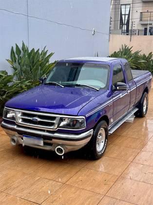 Carro 4.0 STX 4X2 CE V6 12V GASOLINA 2P MANUAL