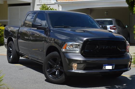 Carro 5.7 V8 GASOLINA REBEL CD 4X4 AUTOMÁTICO