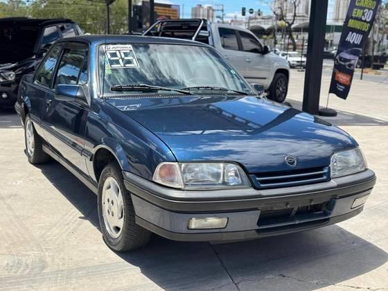 Carro 1.8 EFI GL 8V ÁLCOOL 2P MANUAL