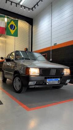 Carro 1.6 R 8V GASOLINA 2P MANUAL