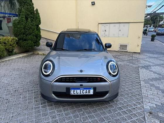 Carro 2.0 16V TWINPOWER GASOLINA S TOP 4P STEPTRONIC