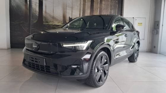 Carro P8 RECHARGE TWIN ELECTRIC ULTRA BLACK EDITION AWD