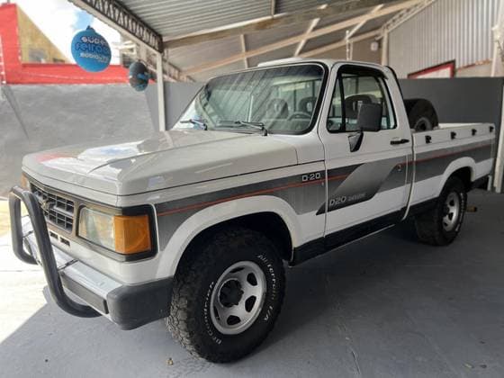 Carro 4.0 CUSTOM DE LUXE CS 8V DIESEL 2P MANUAL