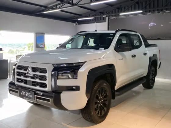 Carro 2.4 BITURBO DIESEL CD KATANA 4X4 AUTOMÁTICO