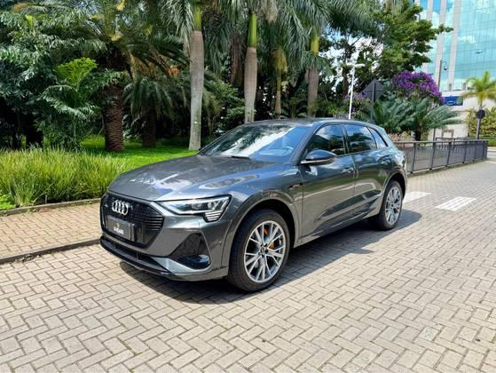 Carro ELÉTRICO PERFORMANCE BLACK QUATTRO