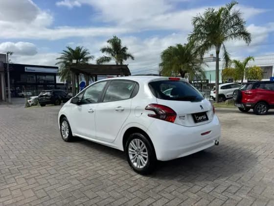 Carro 1.6 ACTIVE PACK 16V FLEX 4P AUTOMÁTICO