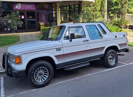Carro 4.0 CUSTOM DE LUXE CS 8V TURBO DIESEL 2P MANUAL