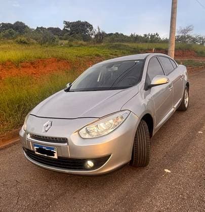 Carro 2.0 DYNAMIQUE 16V FLEX 4P AUTOMÁTICO