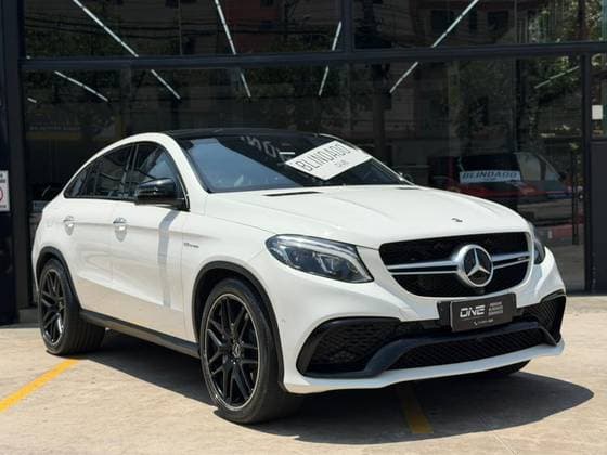 Carro 5.5 V8 TURBO GASOLINA COUPÉ 4MATIC 7G-TRONIC