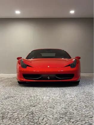Carro 4.5 V8 GASOLINA F1-DCT