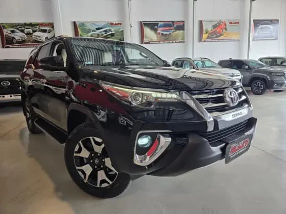 Carro 2.8 SRX DIAMOND 4X4 7 LUGARES 16V TURBO INTERCOOLER DIESEL 4P AUTOMÁTICO