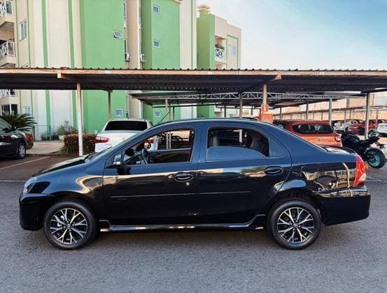 Carro 1.5 PLATINUM SEDAN 16V FLEX 4P AUTOMÁTICO
