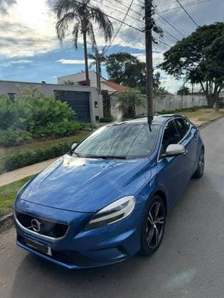 Carro 2.0 T5 R-DESIGN GASOLINA 4P AUTOMÁTICO
