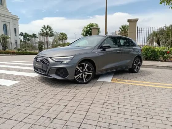 Carro 2.0 40 TFSI MHEV SPORTBACK S LINE S-TRONIC