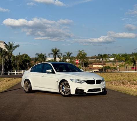 Carro 3.0 I6 GASOLINA SEDAN AUTOMÁTICO