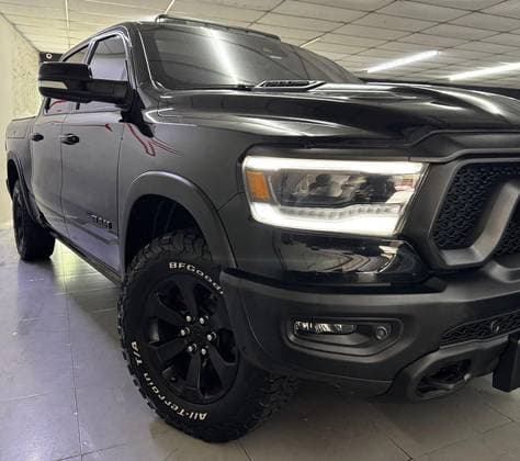 Carro 5.7 V8 GASOLINA REBEL CD 4X4 AUTOMÁTICO