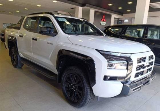 Carro 2.4 BITURBO DIESEL CD KATANA 4X4 AUTOMÁTICO