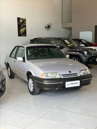 Carro 1.8 EFI BARCELONA 8V ÁLCOOL 2P MANUAL