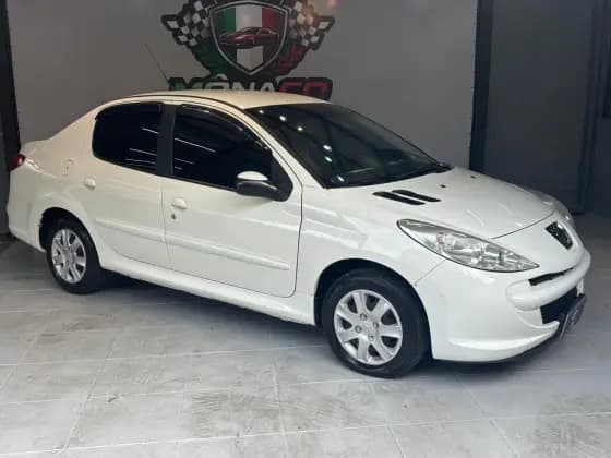 Carro 1.4 SEDAN ACTIVE 8V FLEX 4P MANUAL