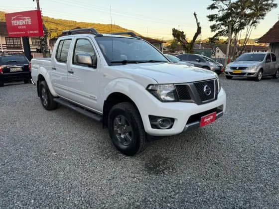 Carro 2.5 SV ATTACK 4X4 CD TURBO ELETRONIC DIESEL 4P AUTOMÁTICO
