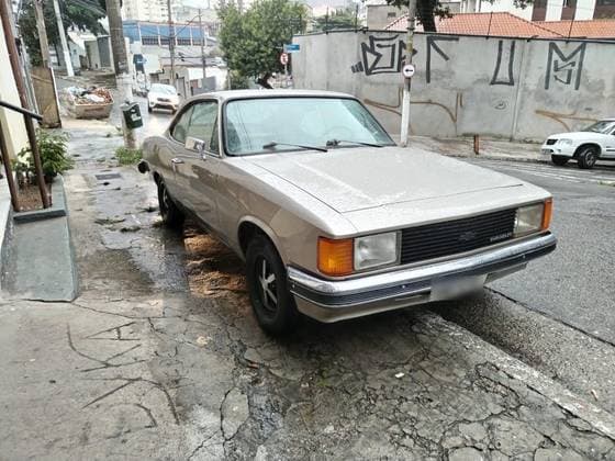 Carro 2.5 COMODORO 8V GASOLINA 2P MANUAL