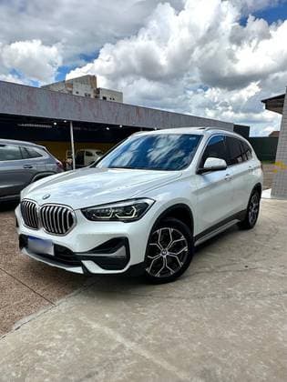 Carro 2.0 16V TURBO ACTIVEFLEX SDRIVE20I X-LINE 4P AUTOMÁTICO